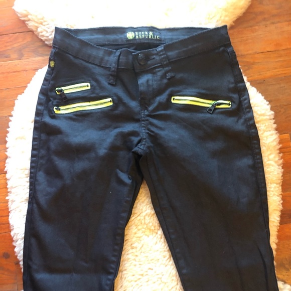 Rock & Republic Size 4 Wax Coated Black Jeans Neon - Picture 4 of 8